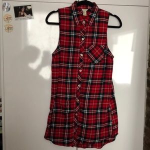 Super cute sleeveless flannel! Forever 21!